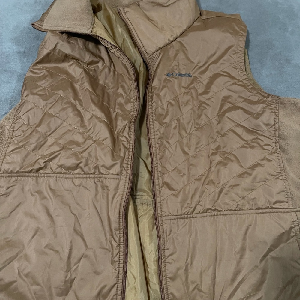 Plus size Columbia vest